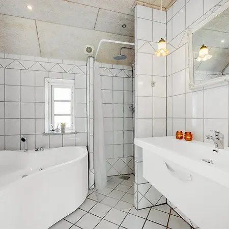 Ferienhaus Brigitte - 1-3km To The Inlet By Interhome *