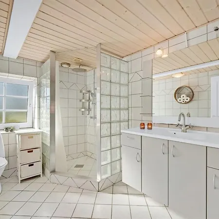 Brigitte - 1-3km To The Fjord By Interhome