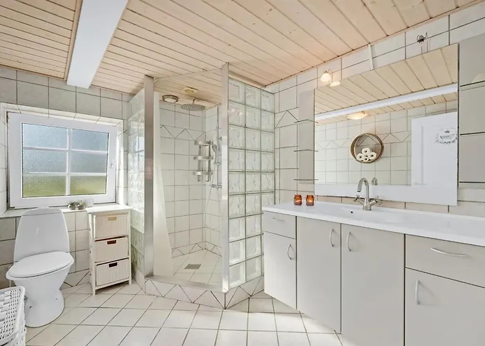 Brigitte - 1-3km To The Fjord By Interhome